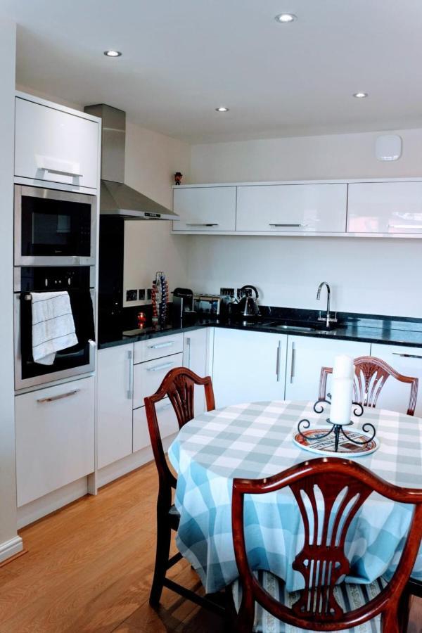 Modern Apartment In 爱丁堡 外观 照片